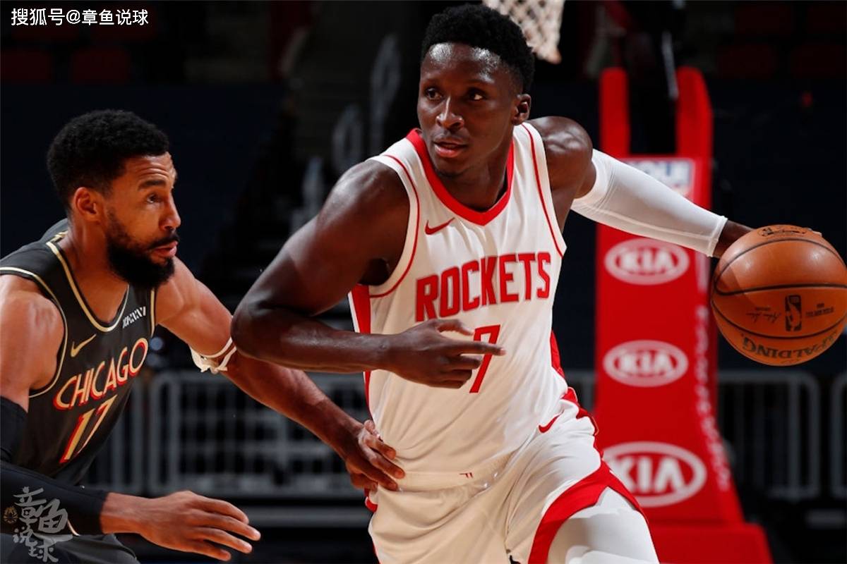 队医迅速上 队医迅速上