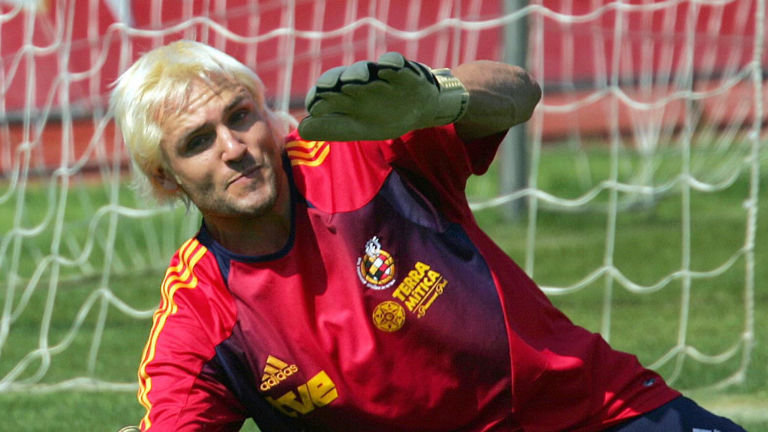 现为青岛足 现为青岛足