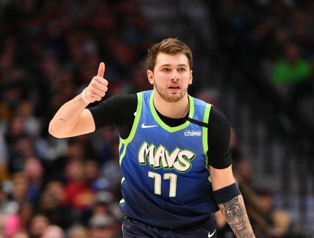 披露性别与 披露性别与